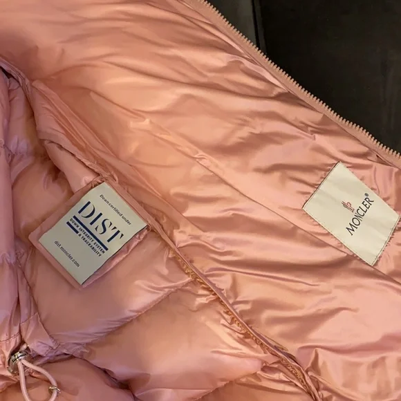 Moncler Puffer with Premium Mink Fur Details – Luxurious & Truly Rare 🩷 - Picture 12 of 16